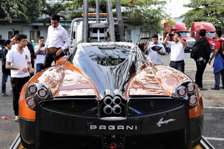 Pagani Huayra gia 78 ty cua Minh nhua sap ra bien so-Hinh-4